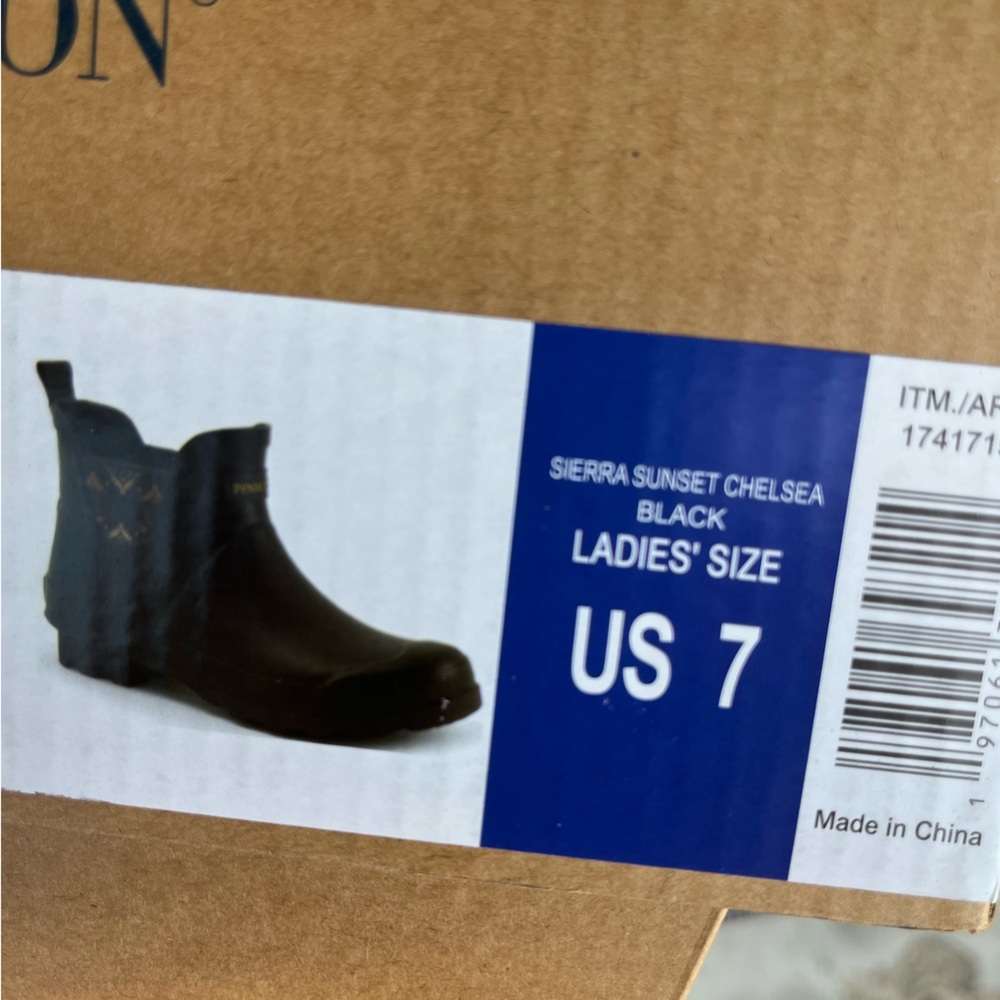 NWT Pendleton Women’s Iconic Patterned faux fur lined Rain boot - Size 7 - Picture 9 of 9